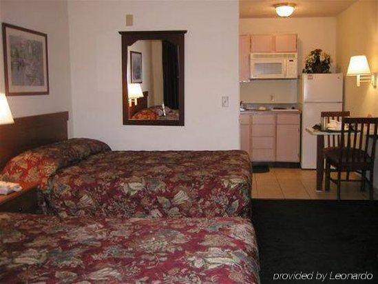 Intown Suites Extended Stay Greensboro Nc - Lanada Habitación foto